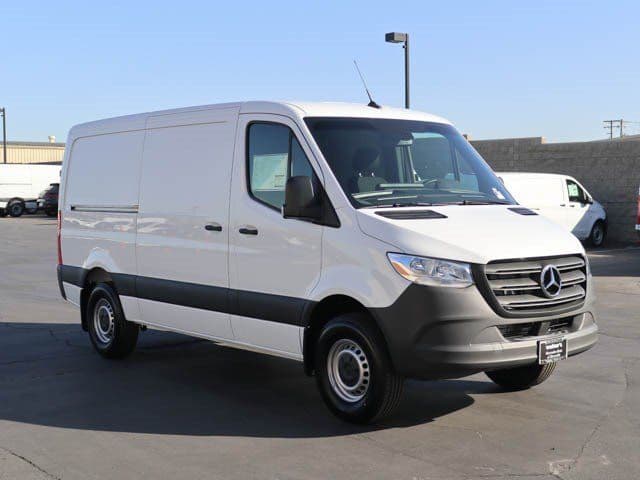 Featured image for Chiller Van for Rent The Perfect Solution for Transporting Perishable Goods - Dubai Chiller Transport blog article about refrigerated transport
