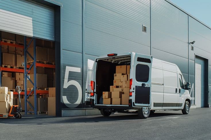 Featured image for Why Chiller Van Services in Dubai Are Essential for Food and Beverage Companies - Dubai Chiller Transport blog article about refrigerated transport