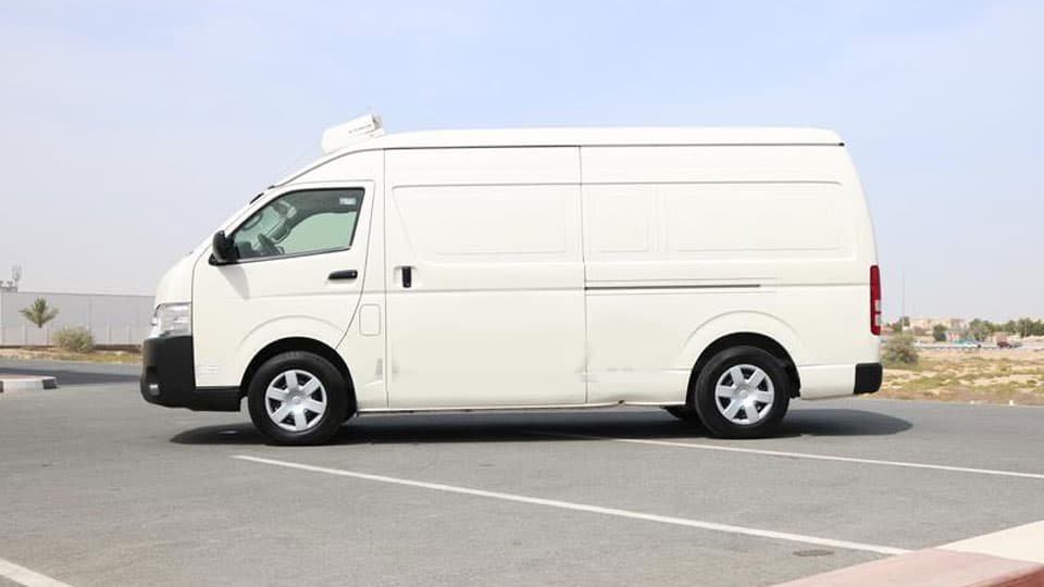 Featured image for  Best Solutions Chiller Van for Rent in Dubai for Restaurants - Dubai Chiller Transport blog article about Restaurant ingredient delivery Dubai