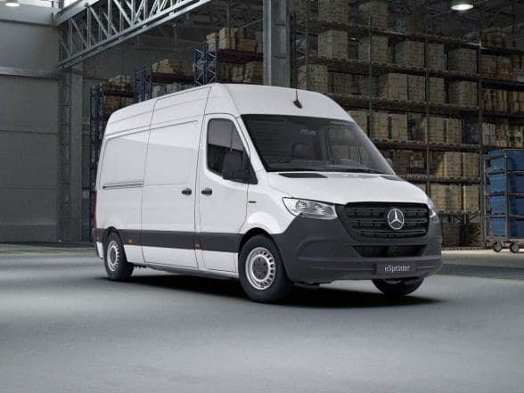Featured image for Chiller Van Benefits Keeping Your Products Fresh on the Go - Dubai Chiller Transport blog article about refrigerated transport