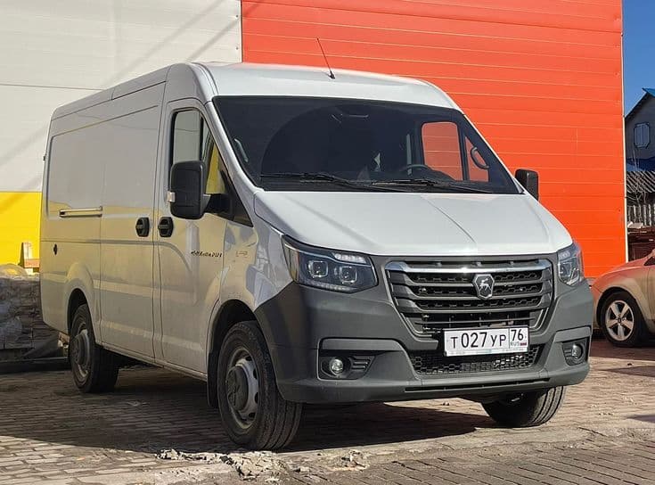 Featured image for 5 Mistakes to Avoid When Hiring a Chiller Van for Rent in Dubai - Dubai Chiller Transport blog article about refrigerated transport