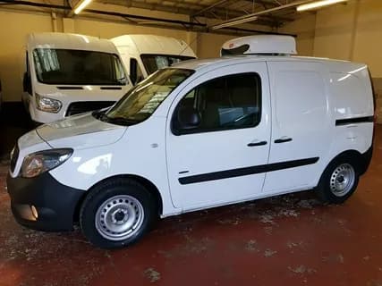 Featured image for Chiller Van for Rent in Dubai With 24/7 Customer Support - Dubai Chiller Transport blog article about 24/7 refrigerated van rental Dubai