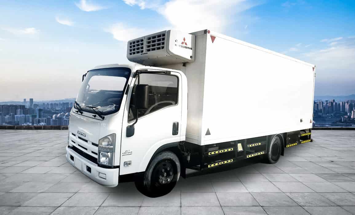 Featured image for How to Choose the Best Refrigerated Truck Rental in Dubai - Dubai Chiller Transport blog article about Refrigerated truck comparison Dubai