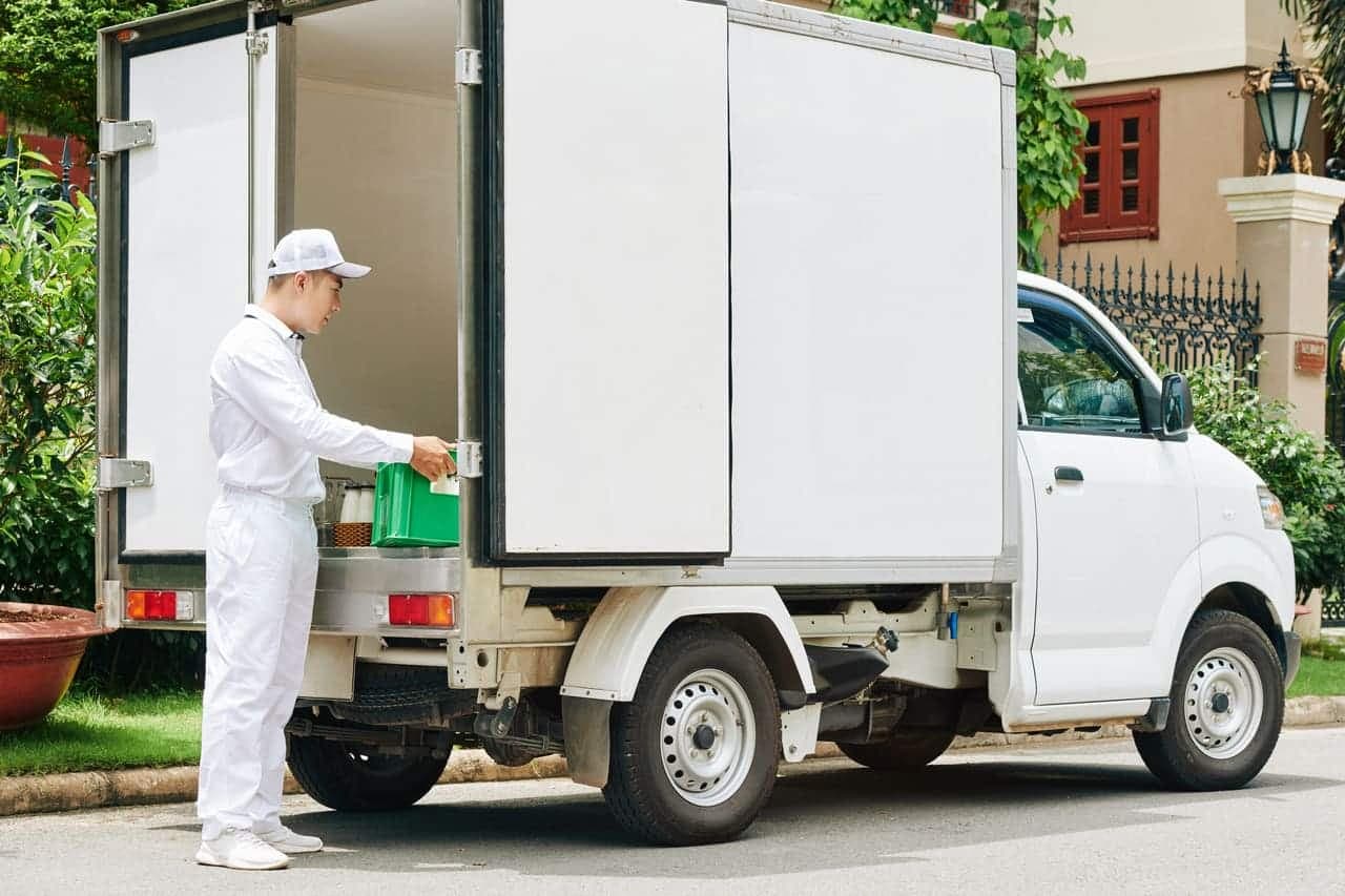 Blog image for Heavy-Duty Chiller Van for Rent in Dubai for Frozen Meat - Dubai Chiller Transport article about Heavy-duty chiller van Dubai