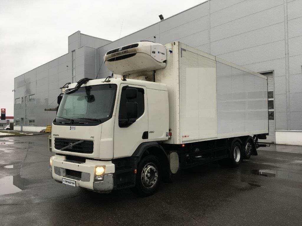 Featured image for Flexible Chiller Van Rental in Dubai for Short and Long-Term Use - Dubai Chiller Transport blog article about Short-term chiller rental Dubai